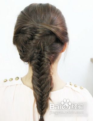 超美鱼骨辫的编法图解让男人对你目不转睛