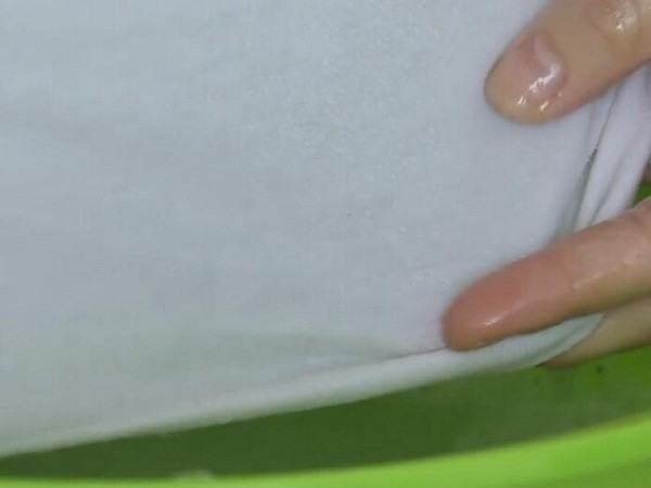 衣服上的油渍洗了第二遍还能干净吗