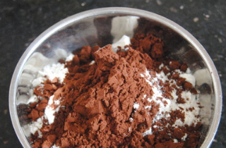 可可蛋糕杯的做法