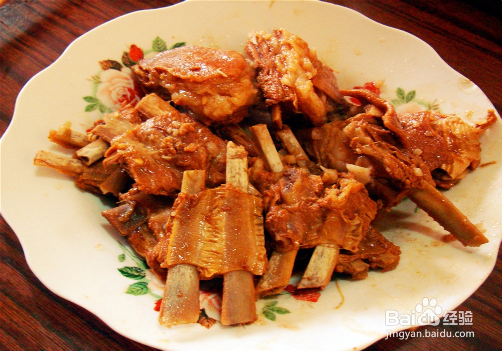 如何烹制色香味俱全的红焖羊排