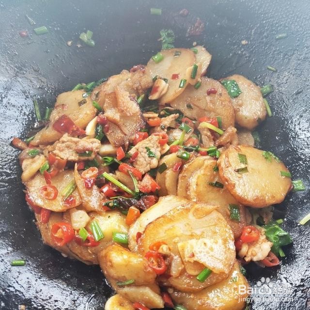 香辣土豆片的制作