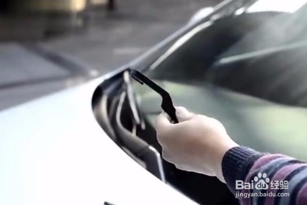 汽车雨刮器拆卸安装方式