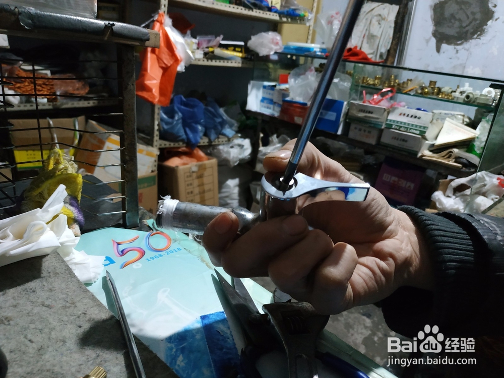 水龙头如何更换内芯？