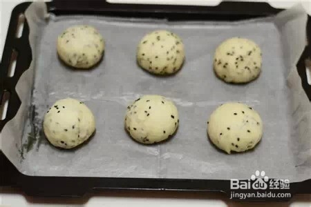 免揉面!外酥内软的洋气小面包:法国球