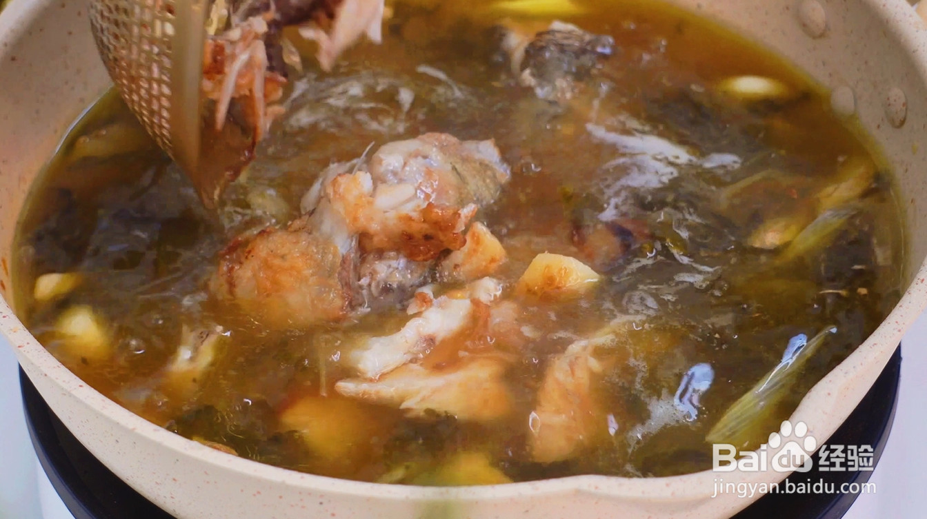 酸菜牛鲈鱼火锅的做法