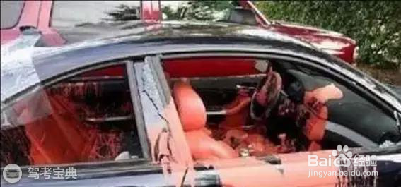 对付乱停车，警察蜀黍都弱爆了！