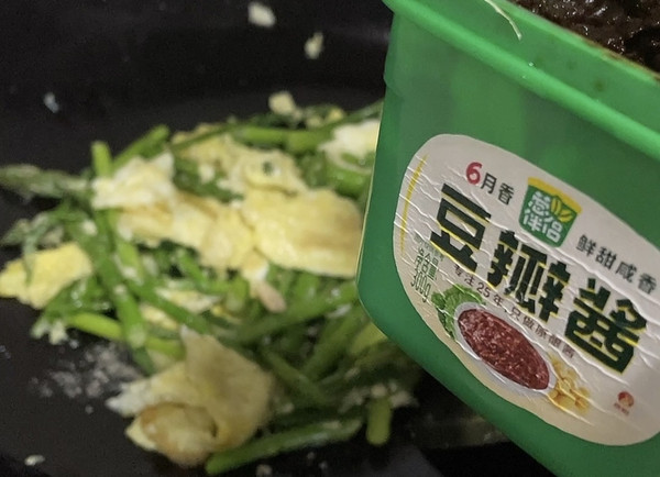 酱香鸡蛋炒芦笋尖