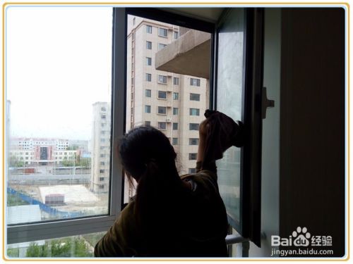 高层楼房怎样擦玻璃窗