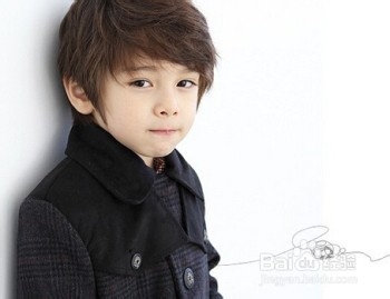 4岁儿子恋上小萝莉，看妈妈如何巧应对？