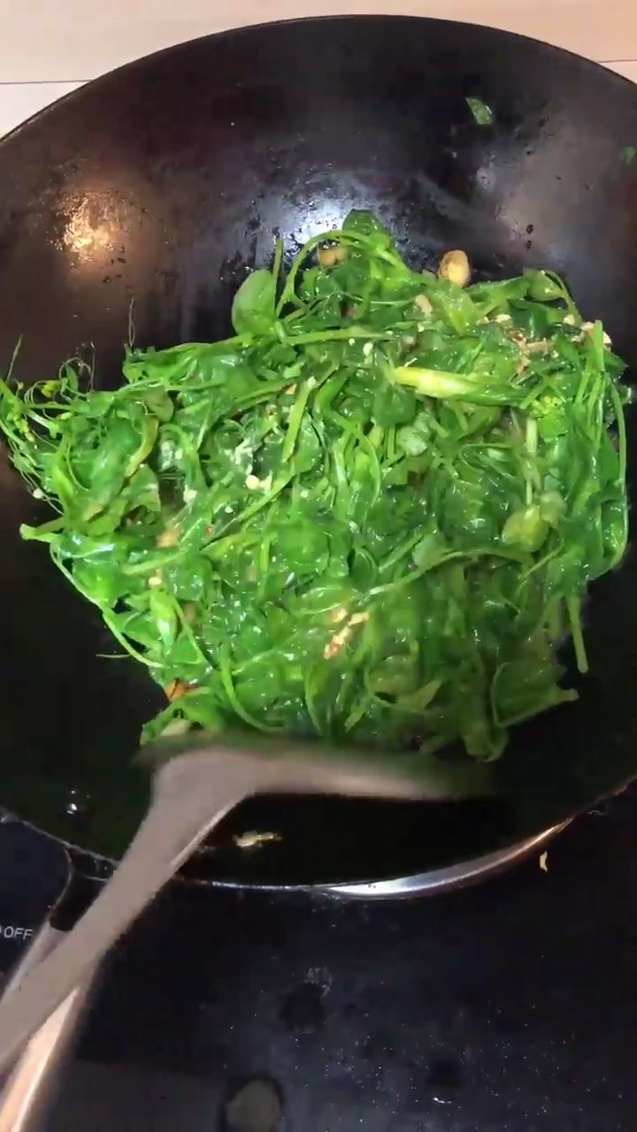 怎么做出好吃的豌豆苗？