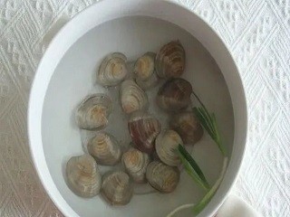 蒜蓉粉丝蛤蜊烤虾怎么做？