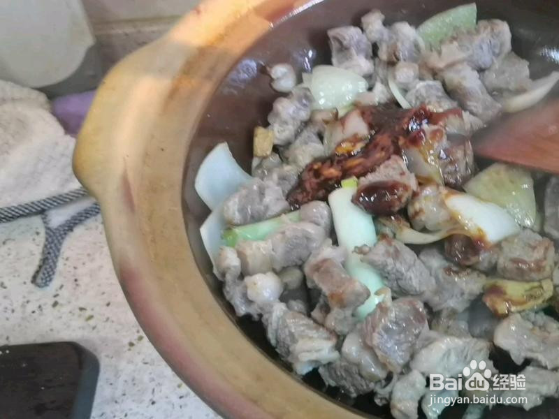 港式牛腩炖萝卜的做法