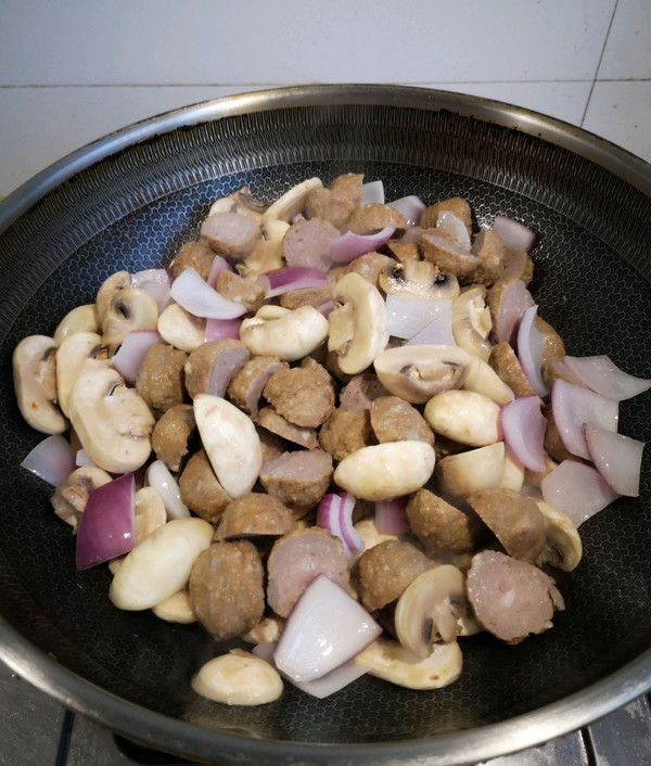 菌菇番茄牛肉丸意面