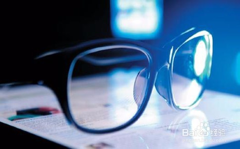 如何鉴别防蓝光眼镜是否有用？