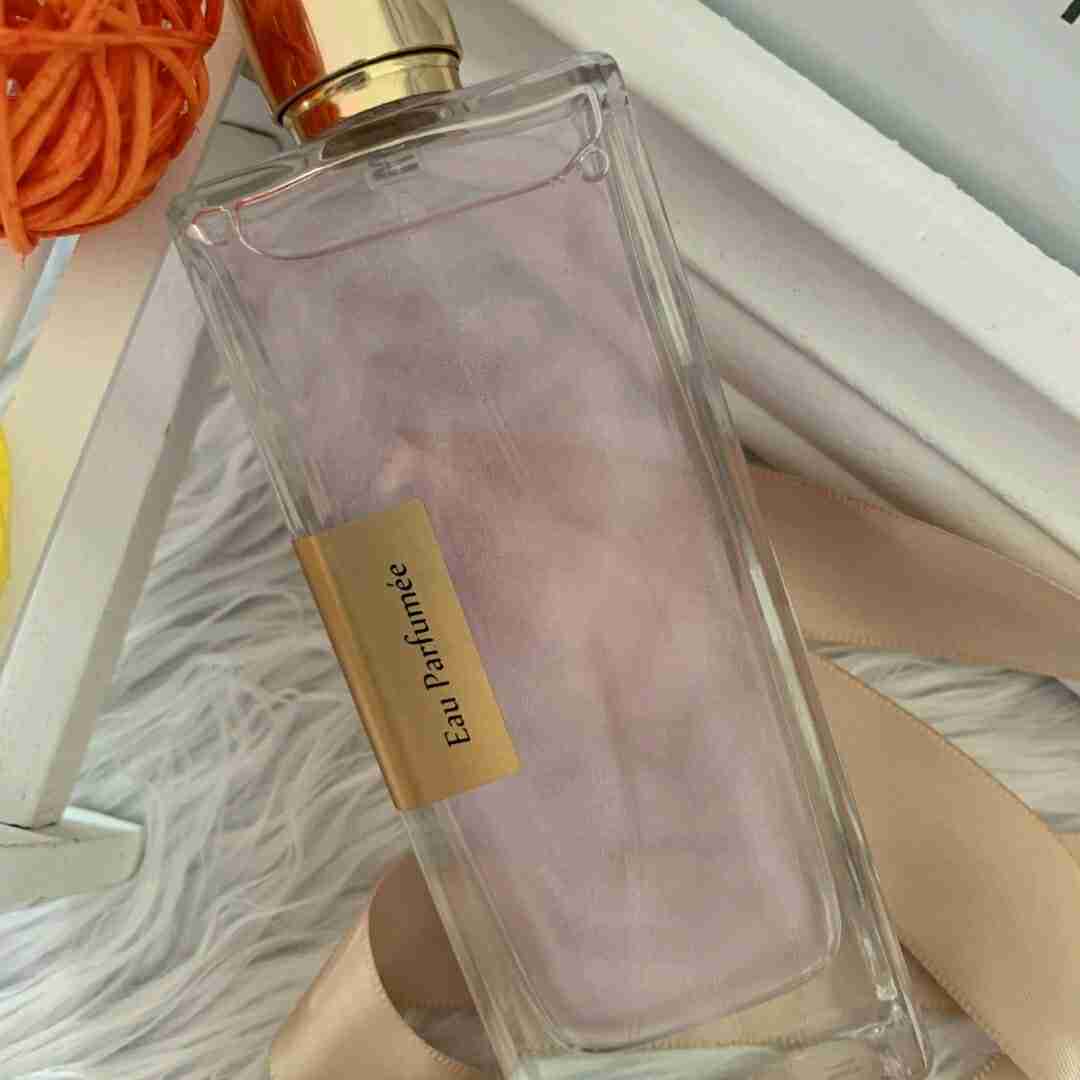 让你爱不释手的香水——冰希黎十里桃花