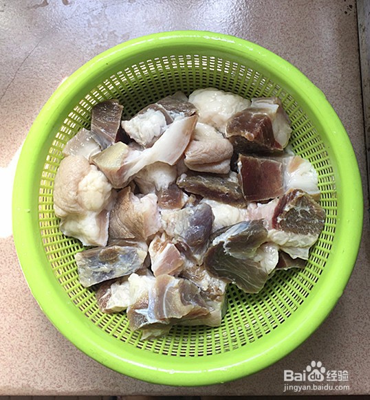 萝卜炖腊猪蹄肉