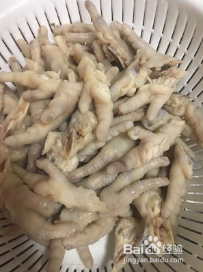 鸡脚还是酸辣的好吃