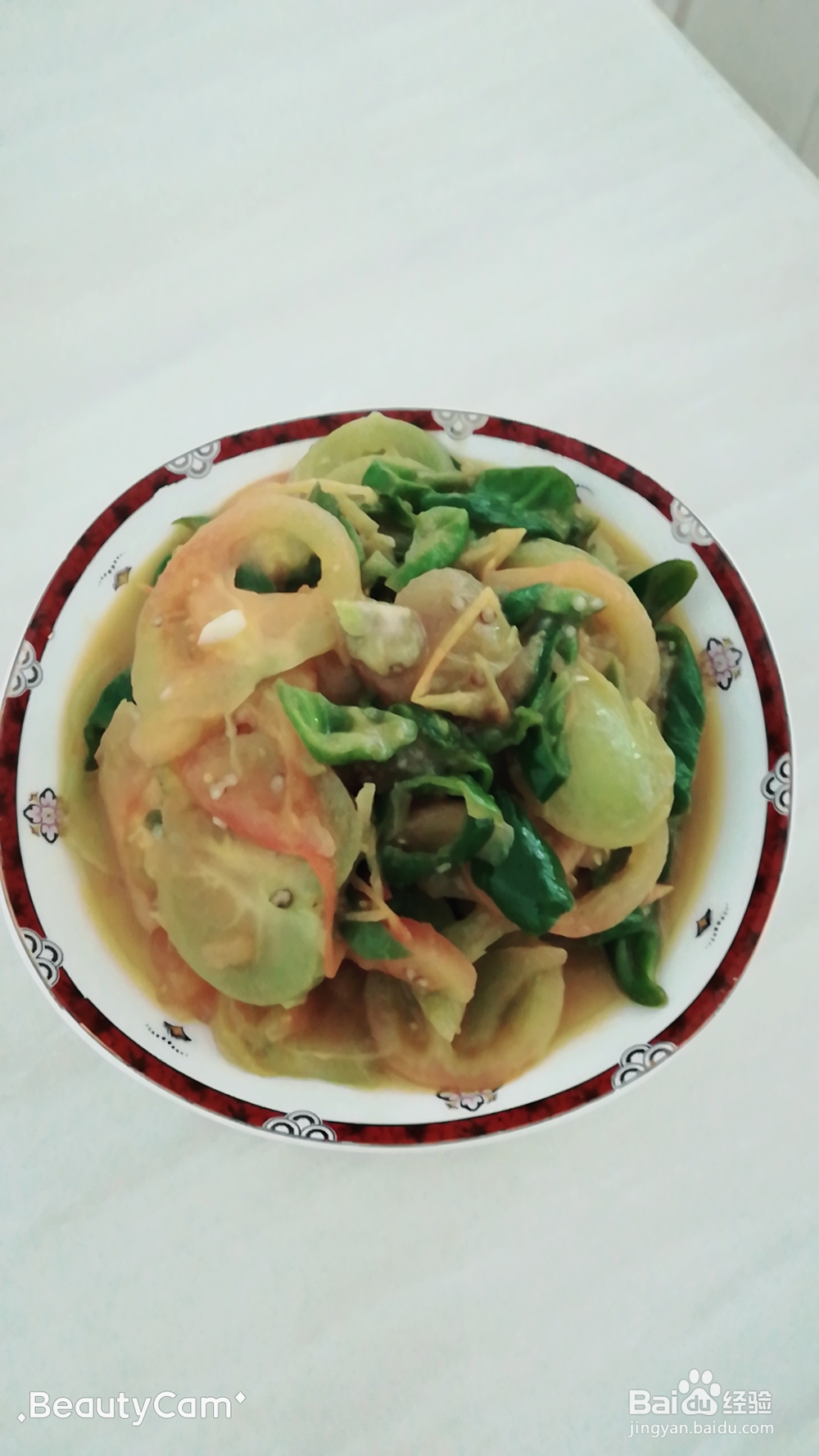 营养美味的青椒炒青西红柿