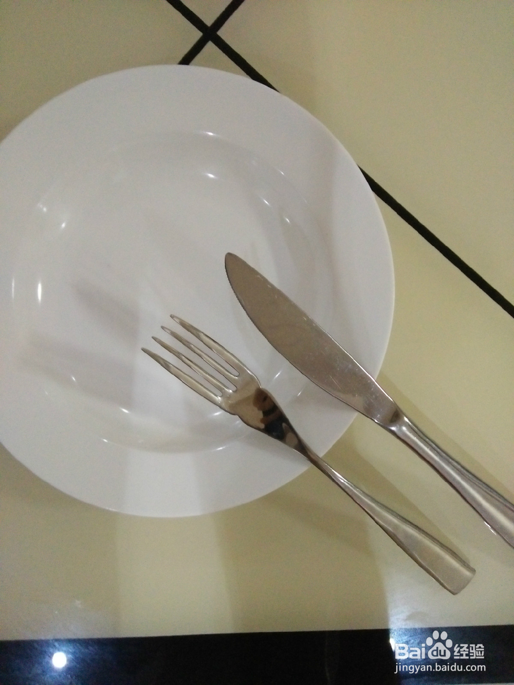 如何判断老外吃饭是否吃完了？