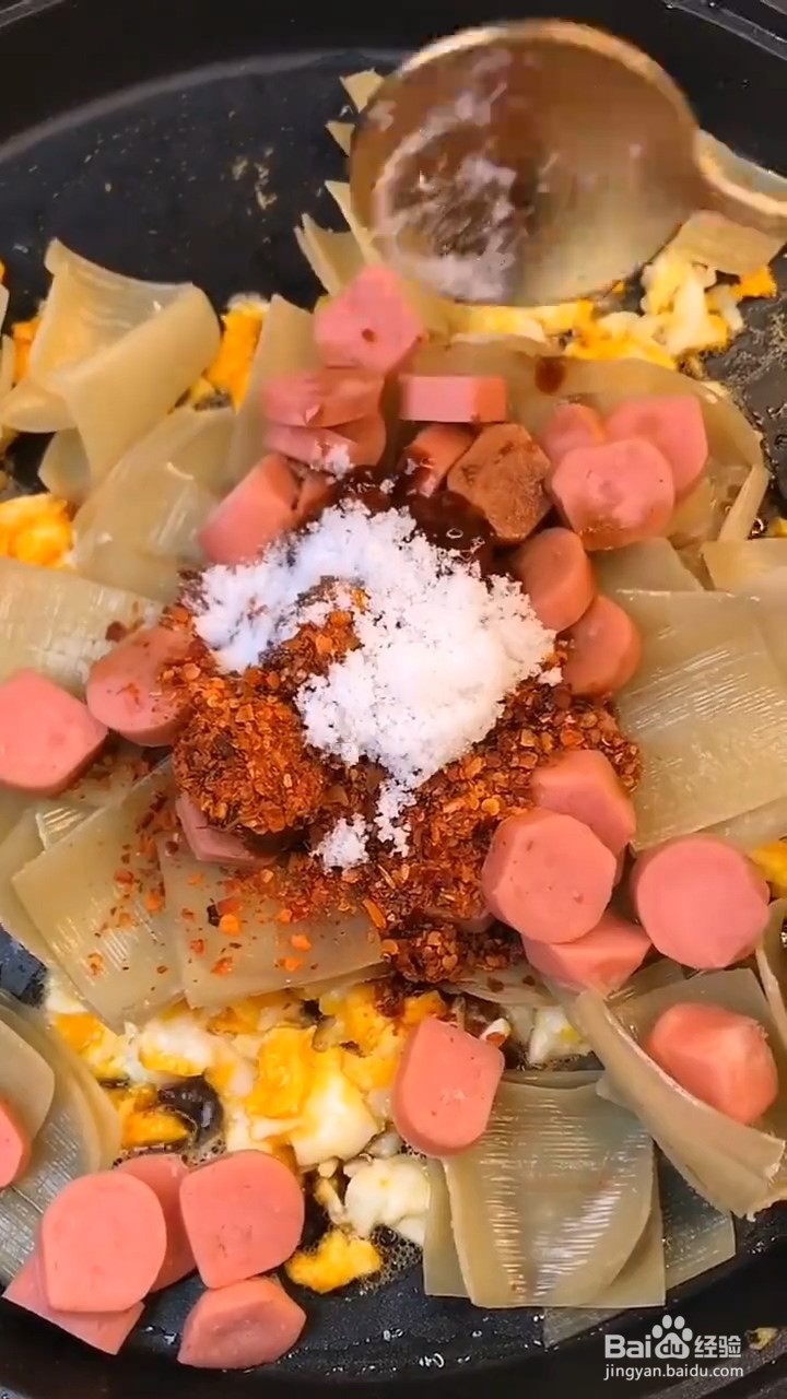 如何制作家庭版火腿烤冷面