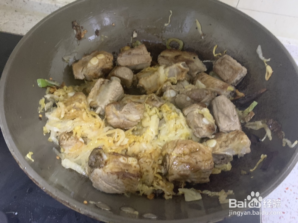 厨爸教你做酸菜排骨炖粉条