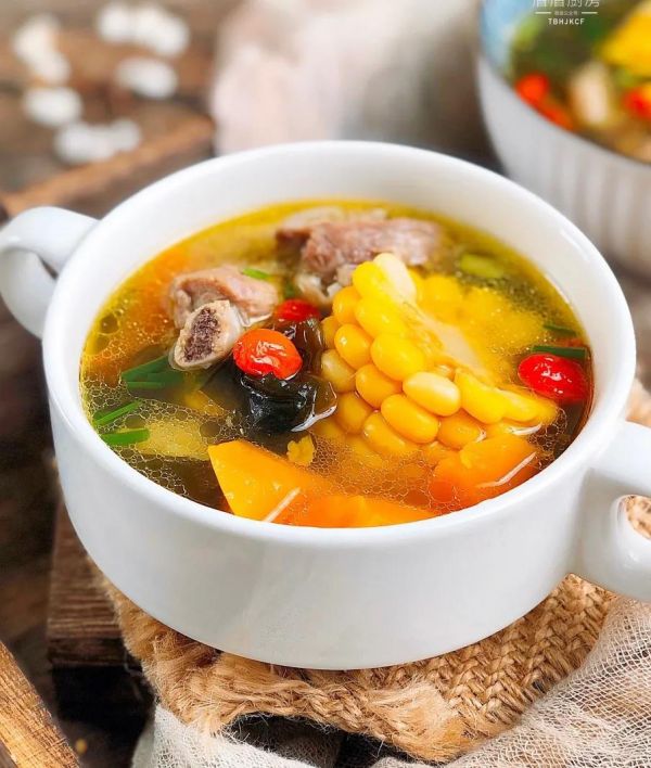 玉米裙带菜排骨汤