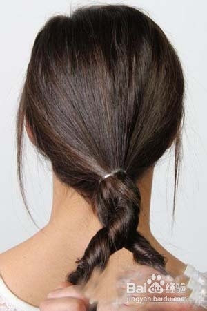 如何打造时尚扭转编发