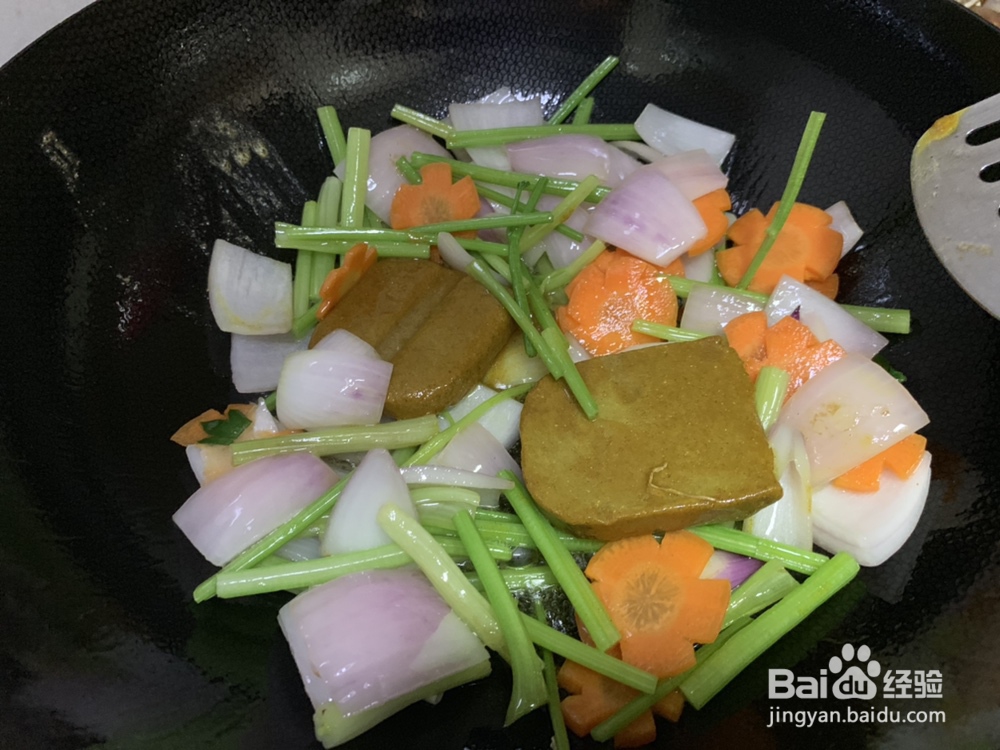 又酥又香的泰式咖喱蟹