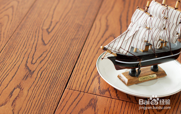 杜绝隐患 木地板缝隙清理不容忽视