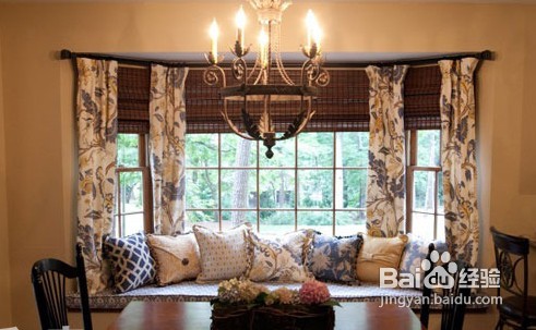 弧形飘窗设计让你的工作异常轻松