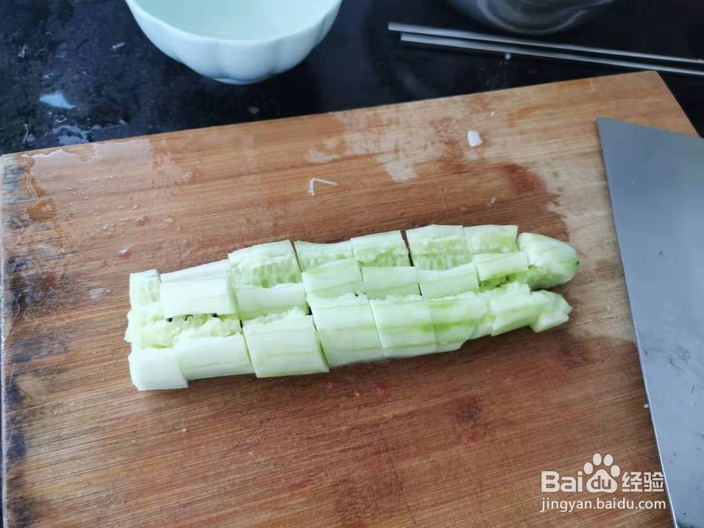 黄瓜片拌金针菇丝