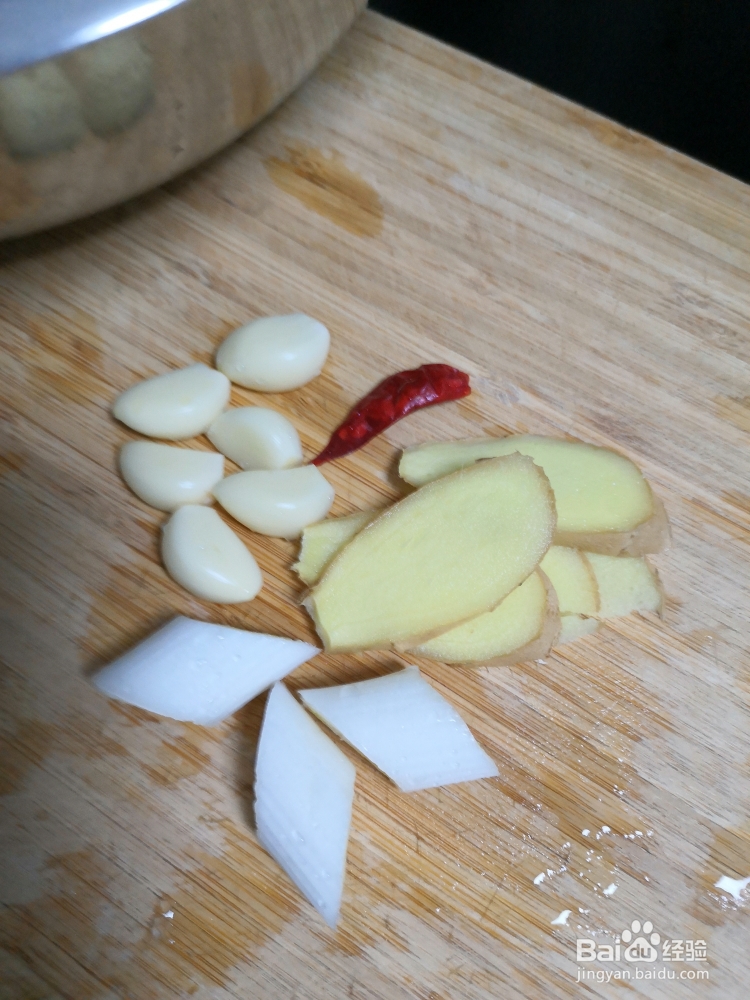 怎么做红烧鲫鱼?