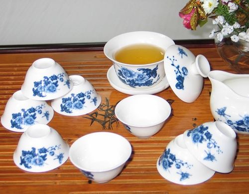 保温杯茶垢怎么清除