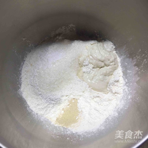 老面黑芝麻花卷