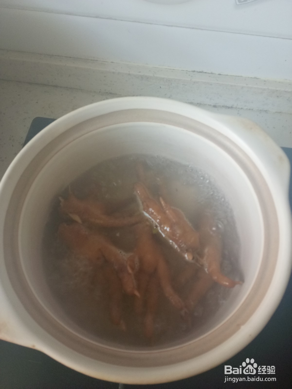 砂锅卤鸡爪炖白菜