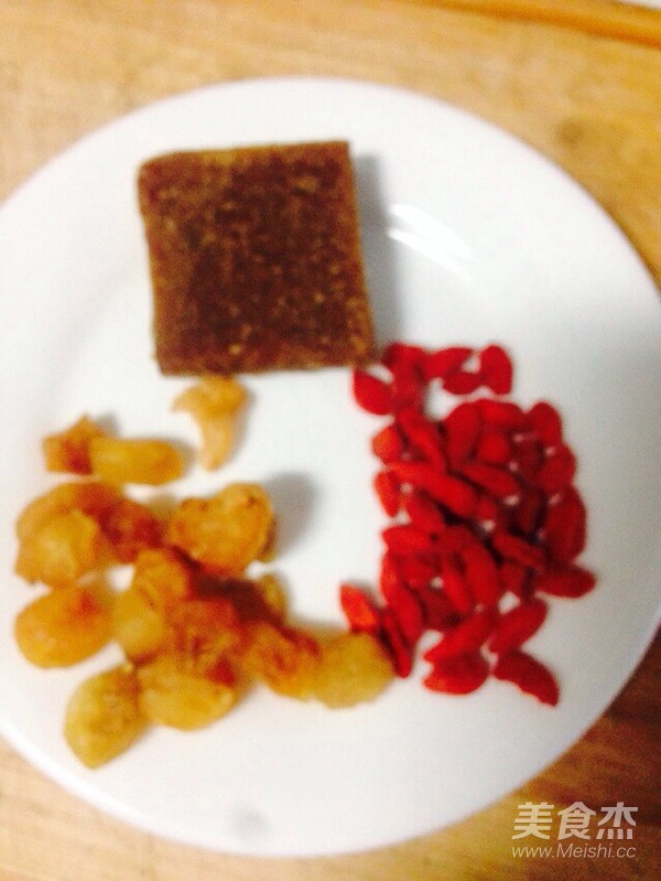 桂圆枸杞金桔汤