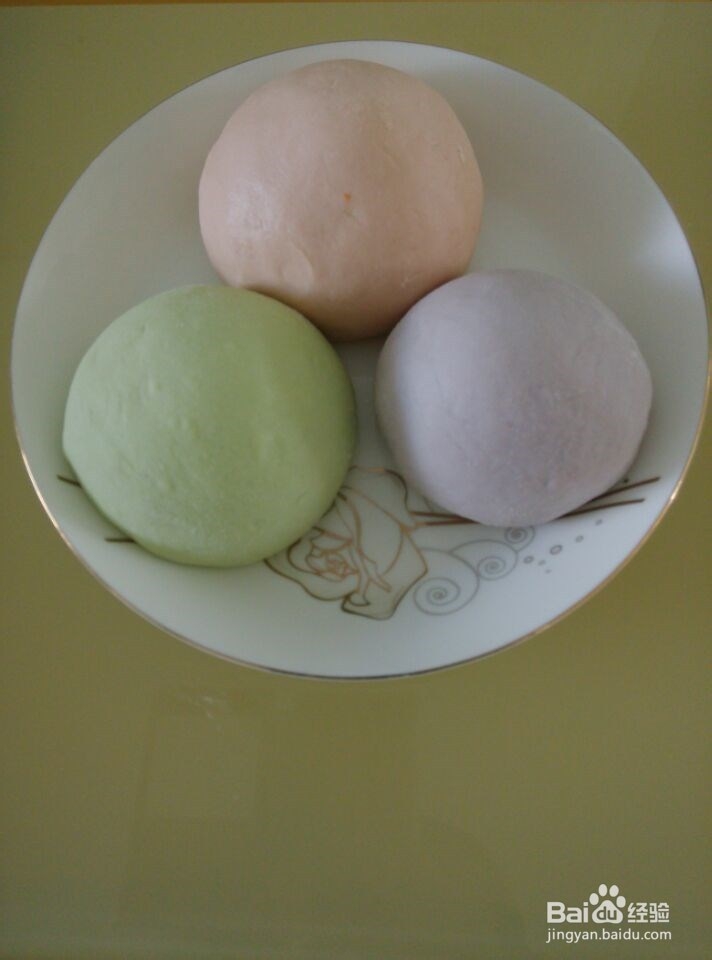 三色花彩色饺子的做法