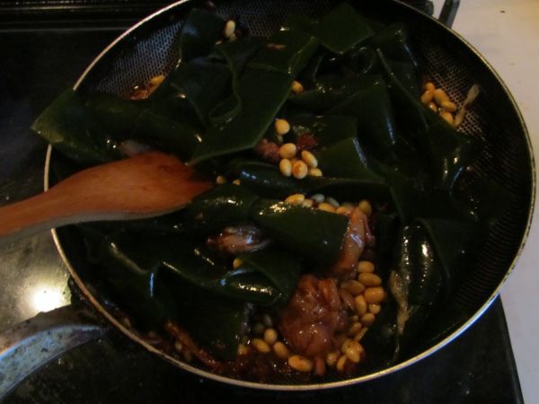 鸡肉酱烧海带黄豆