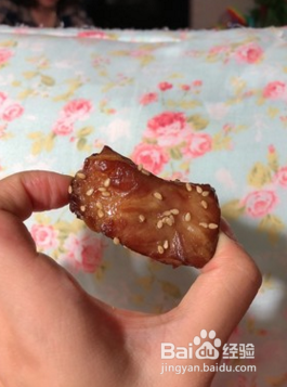 香脆可口的蒜香烤排骨