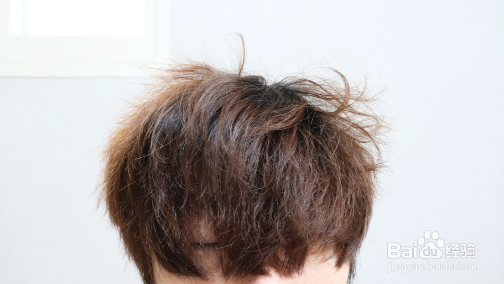 男生鬓角不服帖怎么办呢?