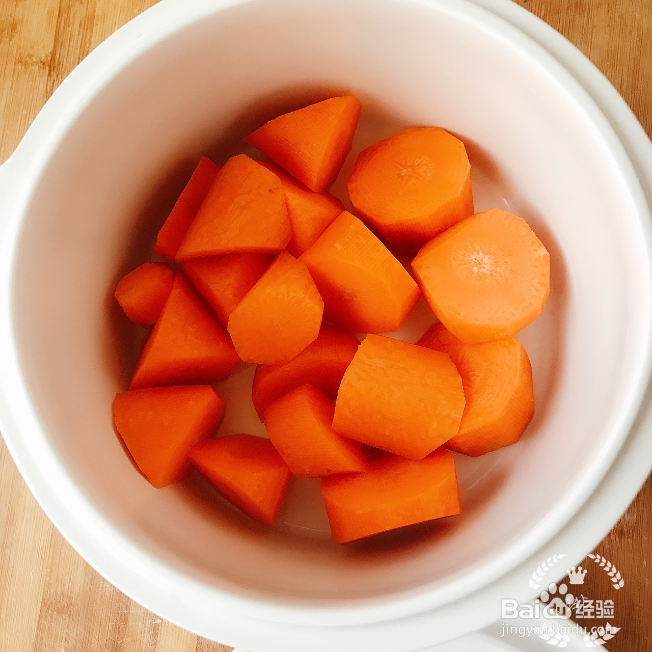 萝卜开小会排骨汤的做法