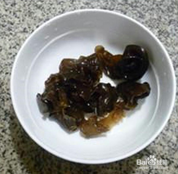 黑木耳栗子烧小素鸡怎么做