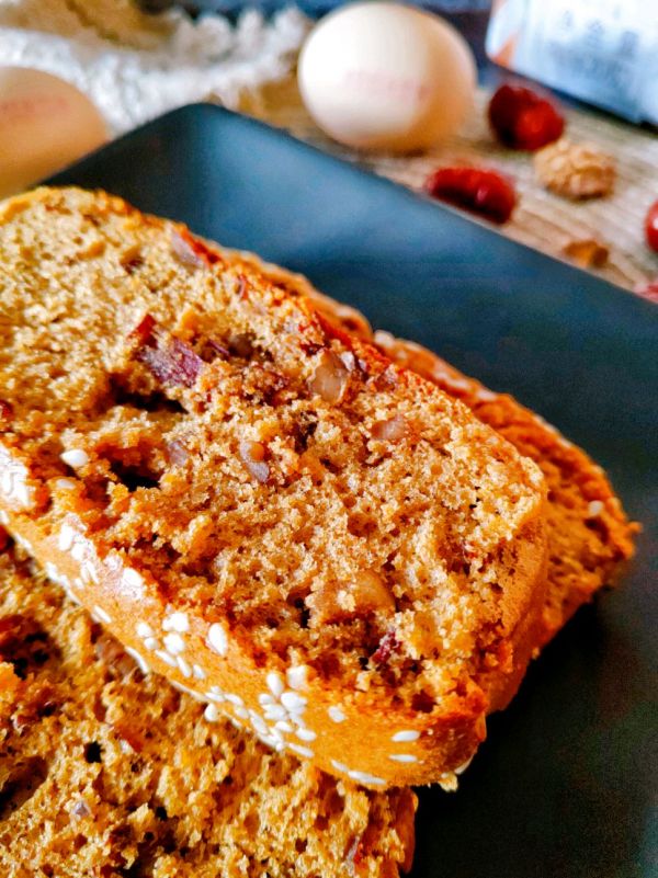 养生核桃红糖枣糕