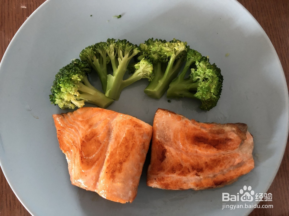 煎三文鱼不要提前腌，油温不能高，否则......