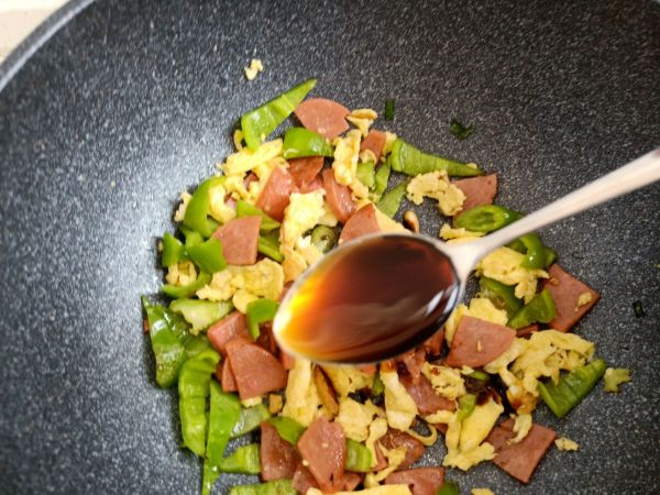 青椒火腿炒鸡蛋