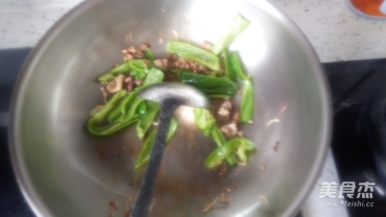 青椒炒莲藕的做法