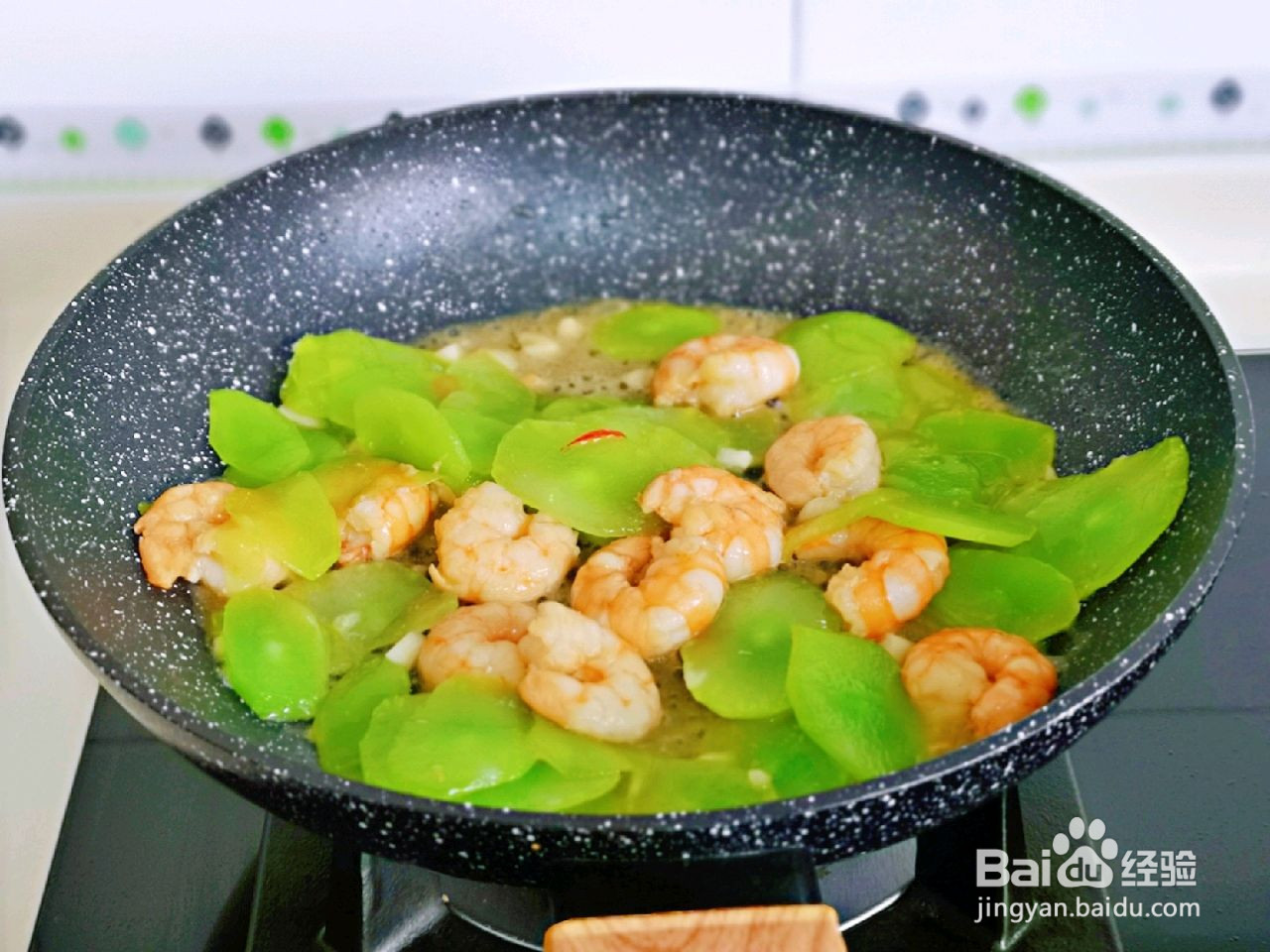 虾仁炒莴笋的做法