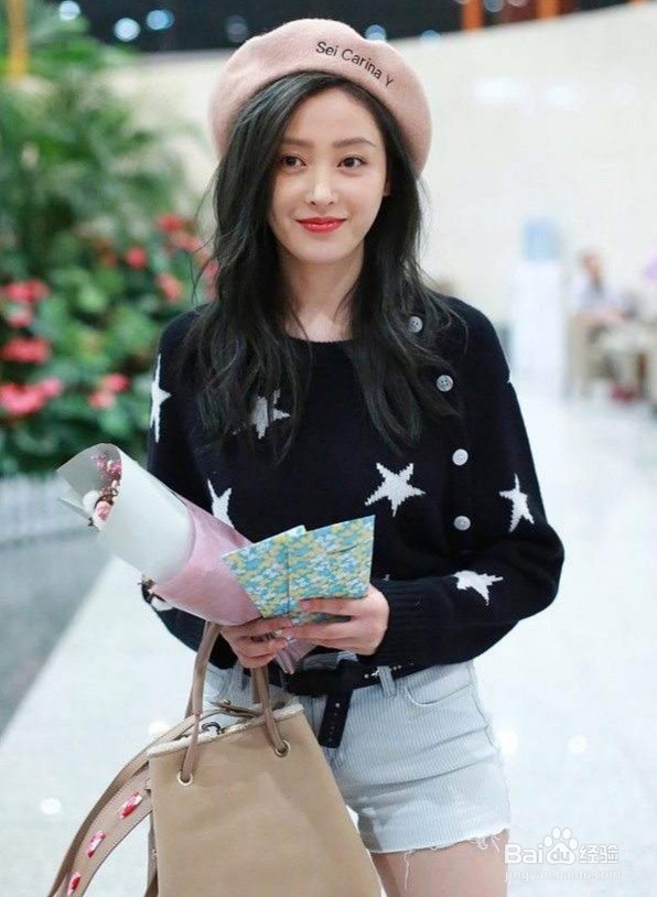 贝雷帽下面配什么衣服显时尚