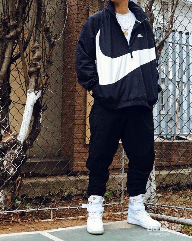 nike大标外套如何搭配