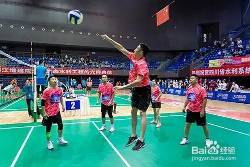 排球正面扣球技术动作方法,以两步助跑